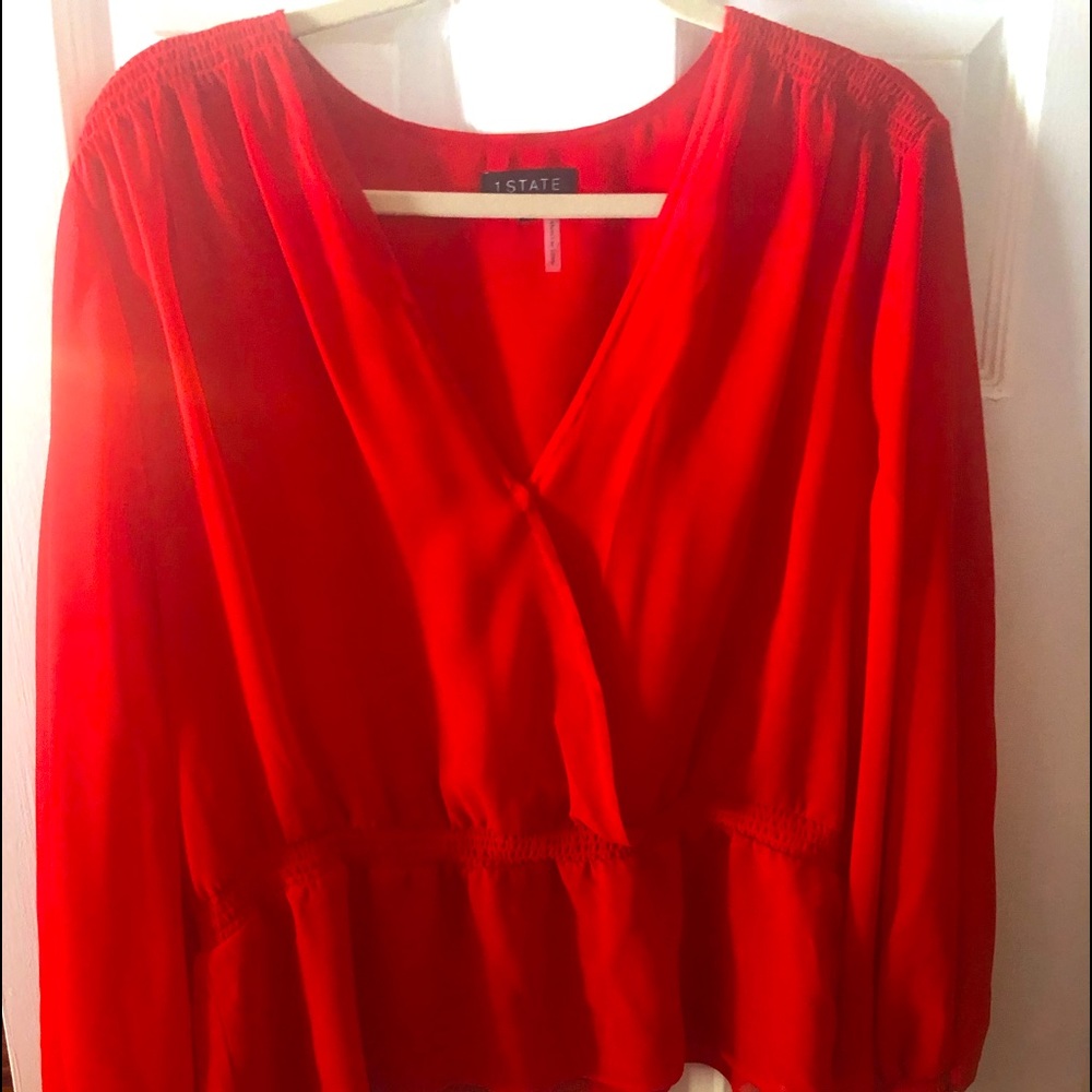 Red wrap light top